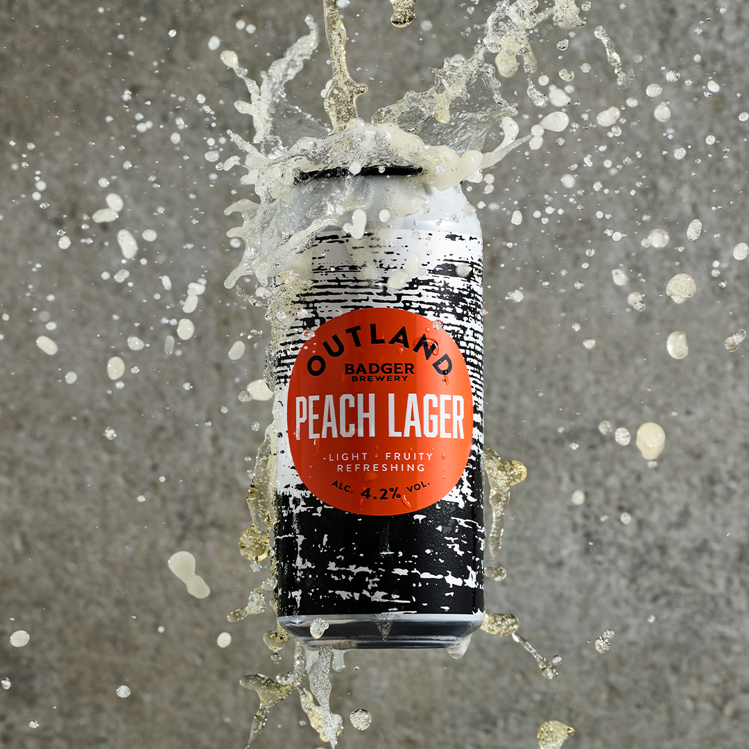 Outland Peach Lager splashing